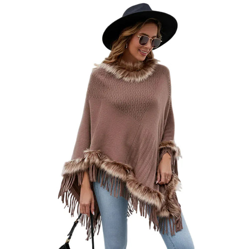 Boho-Poncho mit Pelzkragen und Fransen in Taupe