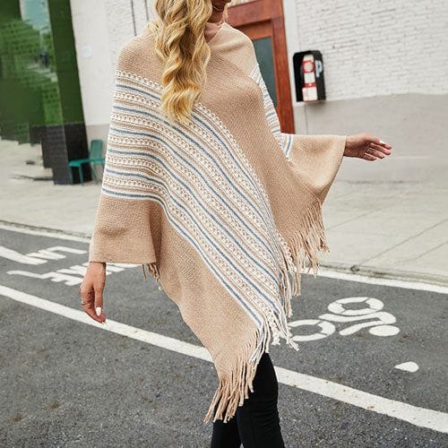 Ethnischer Poncho mit Fransen