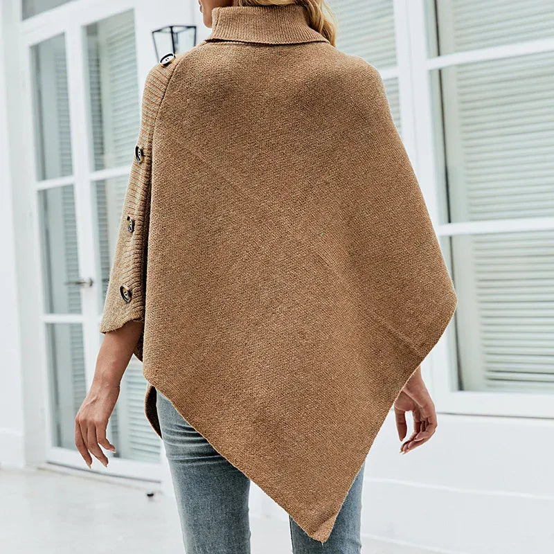 Asymmetrischer Poncho mit Rollkragen und Fledermausärmeln