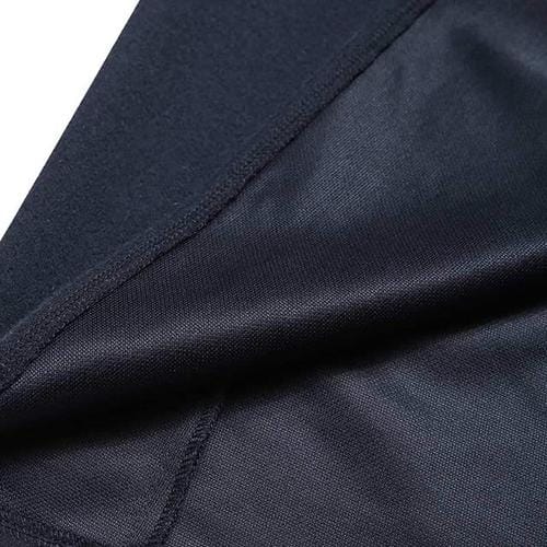 Schicker Herren-Poncho mit Knöpfen