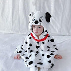 Kuscheliger Babyponcho mit Dalmatiner-Motiv