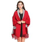 Damenponcho mit Felltaschen