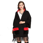 Damenponcho mit Felltaschen