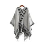Ethnischer Damenponcho mit feinen Fransen