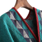 Ethnischer Damenponcho mit feinen Fransen