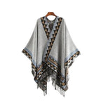 Ethnischer Damenponcho mit feinen Fransen