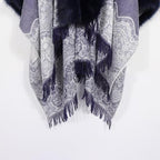 Feiner Damenponcho mit Pelzkragen