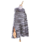 Kurzer Damenponcho mit Fell