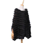 Kurzer Damenponcho mit Fell