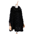 Kurzer Damenponcho mit Fell