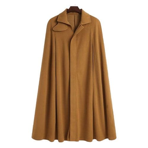 Langer eleganter Herrenponcho