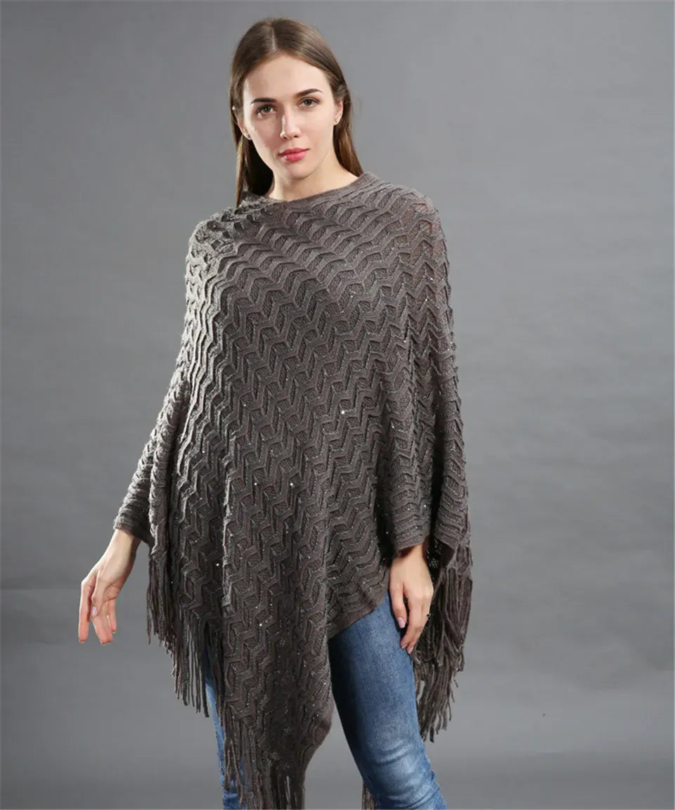 Pailletten-Poncho, asymmetrisch gestrickt, mit langen Fransen