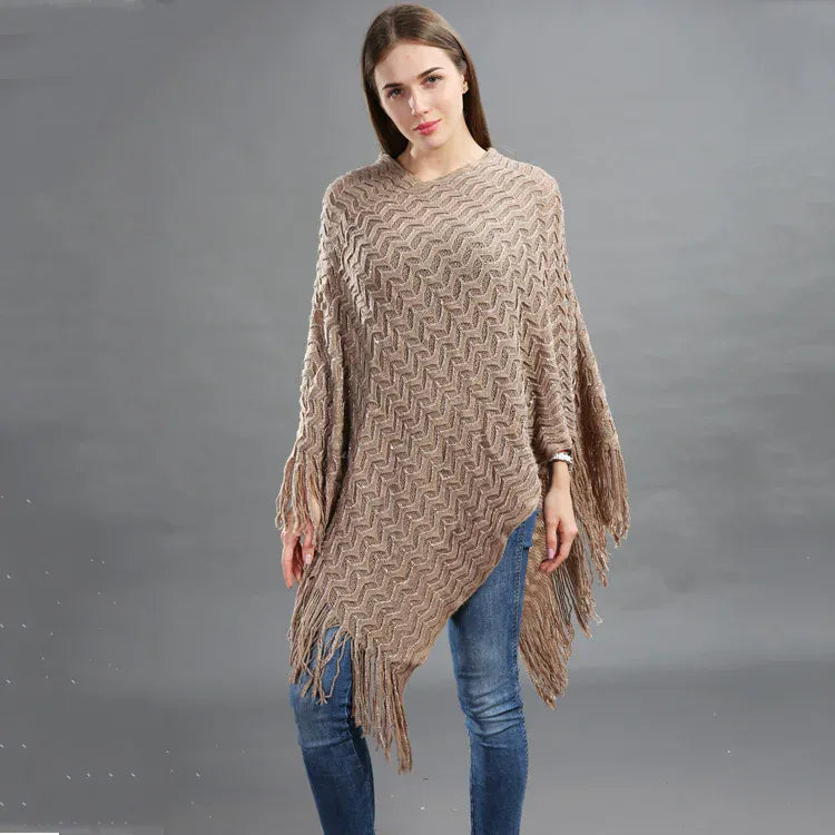 Pailletten-Poncho, asymmetrisch gestrickt, mit langen Fransen