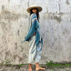 Peruanischer Strickponcho mit Zickzackstreifen