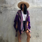Peruanischer Strickponcho mit Zickzackstreifen