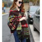 Feiner Damenponcho mit Kapuze