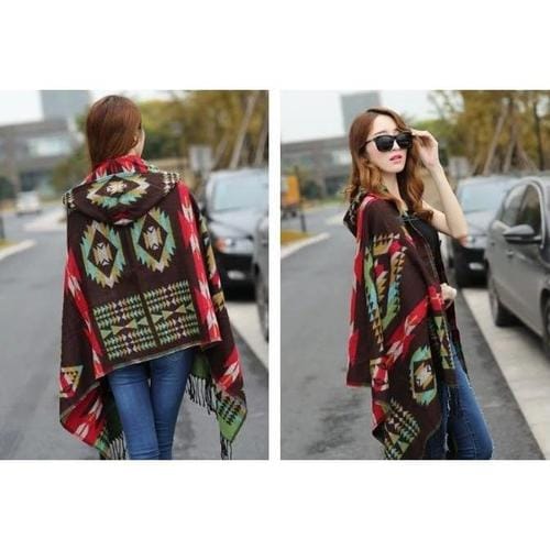Feiner Damenponcho mit Kapuze