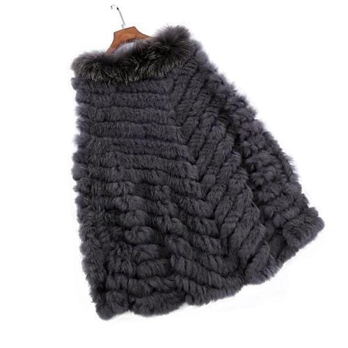 Kurzer Damenponcho mit Fell