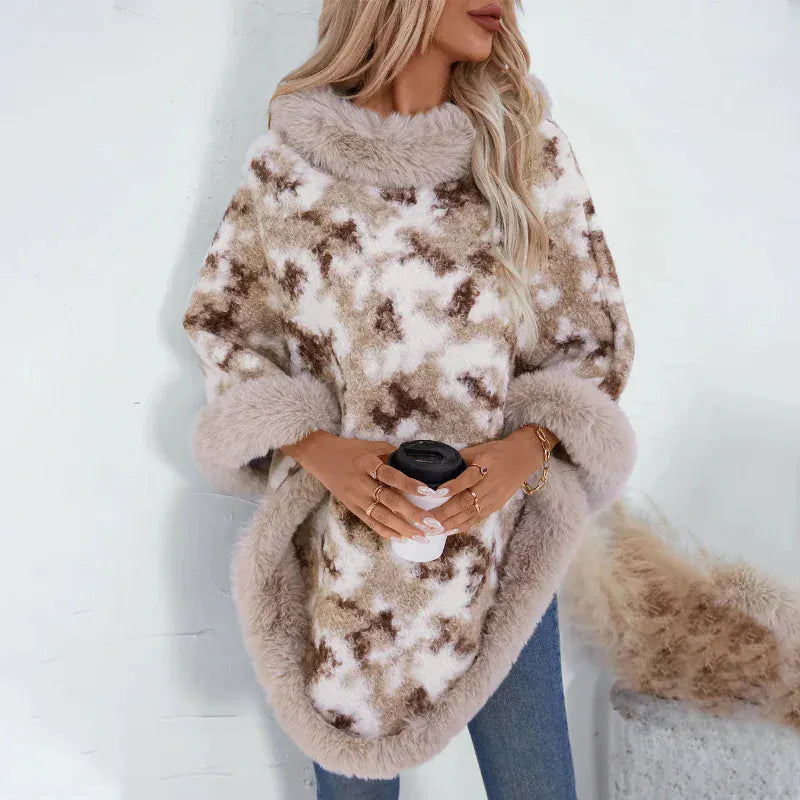 Marmorierter Pullover-Poncho mit Fell