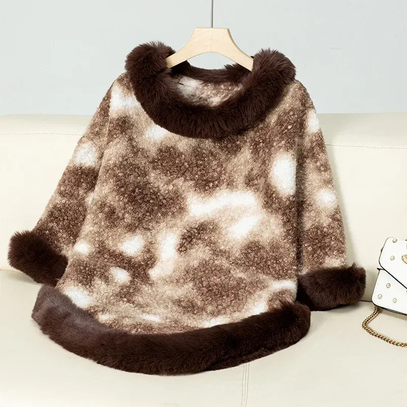 Marmorierter Pullover-Poncho mit Fell