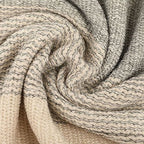 Warmer Poncho mit Knöpfen