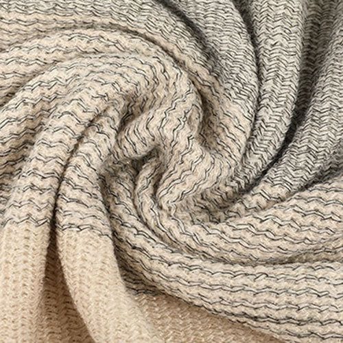 Warmer Poncho mit Knöpfen