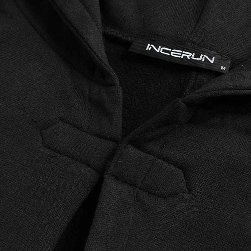 Winterlicher Herrenponcho mit Kapuze
