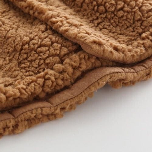 Weicher Babyponcho Lamm